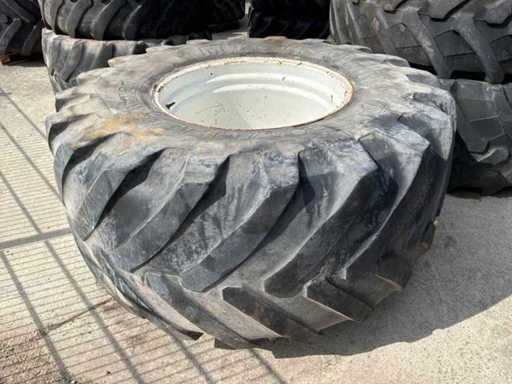 Michelin XM27-Reifen mit Felge