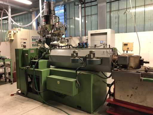 COSTRUZIONI MECCANICHE LEONARD - R9 - Impianto di estrusione HDPE - 2001