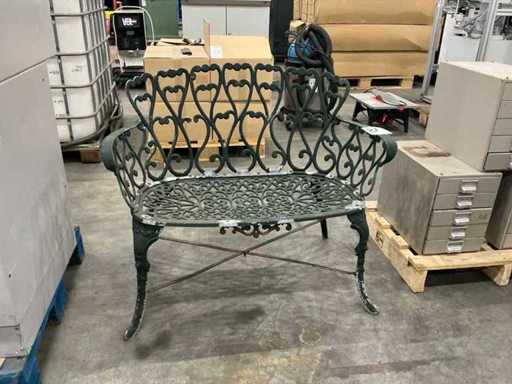 Banc de jardin nostalgique