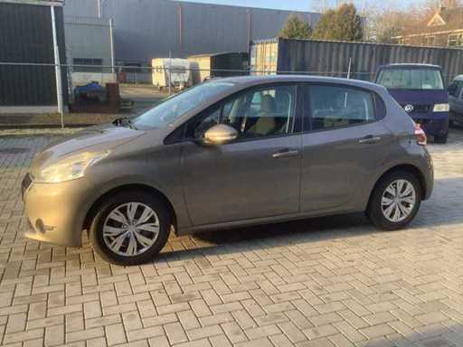 Peugeot 208 1.0 VTi Auto Attiva 2013