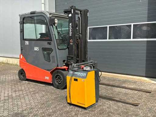Carrello elevatore Toyota 8FBMT30 2014