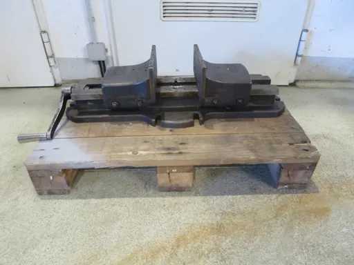 RÜCKLE 420/240 Machine Vise