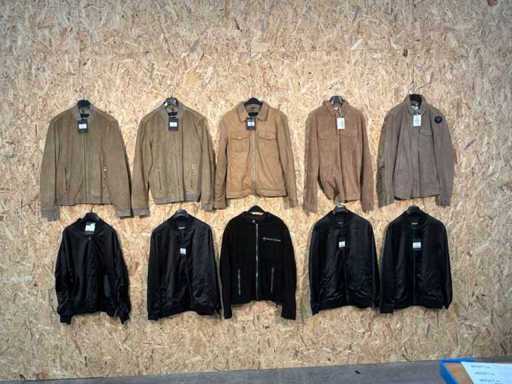 Jachete din piele Goosecraft (10x)