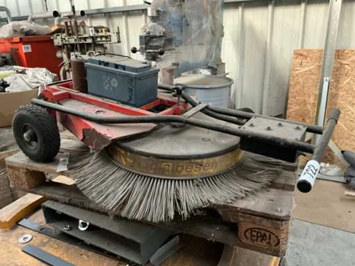 Macchina per spazzole elettriche Westermanns Radialbesen