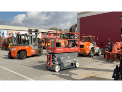 160ef01a-2aee-41ea-a1f1-e3313ca3345e.mp4