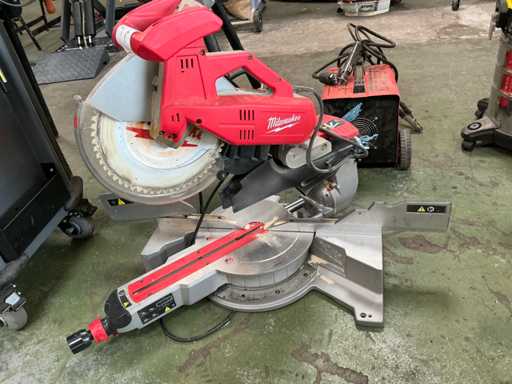 Milwaukee MS305B Radialgehrungssäge