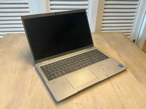 Laptop - Dell Inc. - Latitude 5520