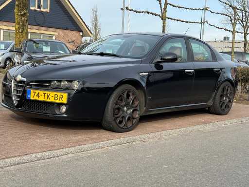 Alfa Romeo - 2006 - 159 - 2.2 JTS Distinctive - 74-TK-BR