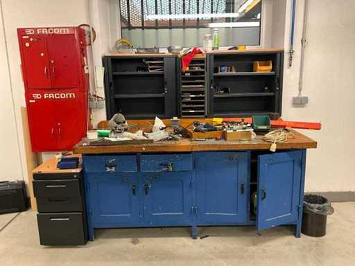 Diverse werkbanken en werkkasten (14x)
