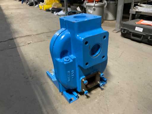 Self-priming pump