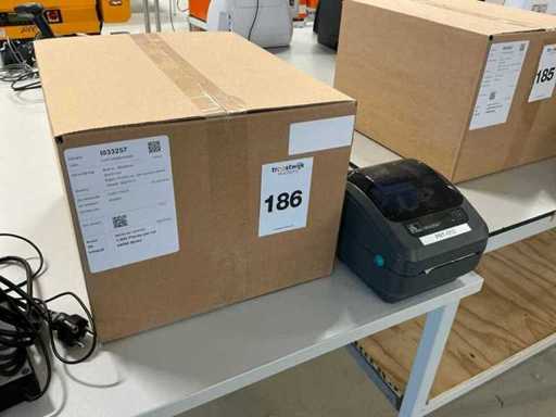 Imprimantă de etichete Zebra GK420d cu etichete