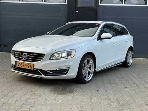 2013 Volvo V60 2.4D6 AWD plug in hybrid Summum
