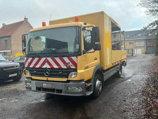 2005 Mercedes 1223