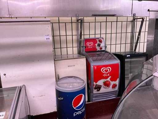 Batch of various coolers