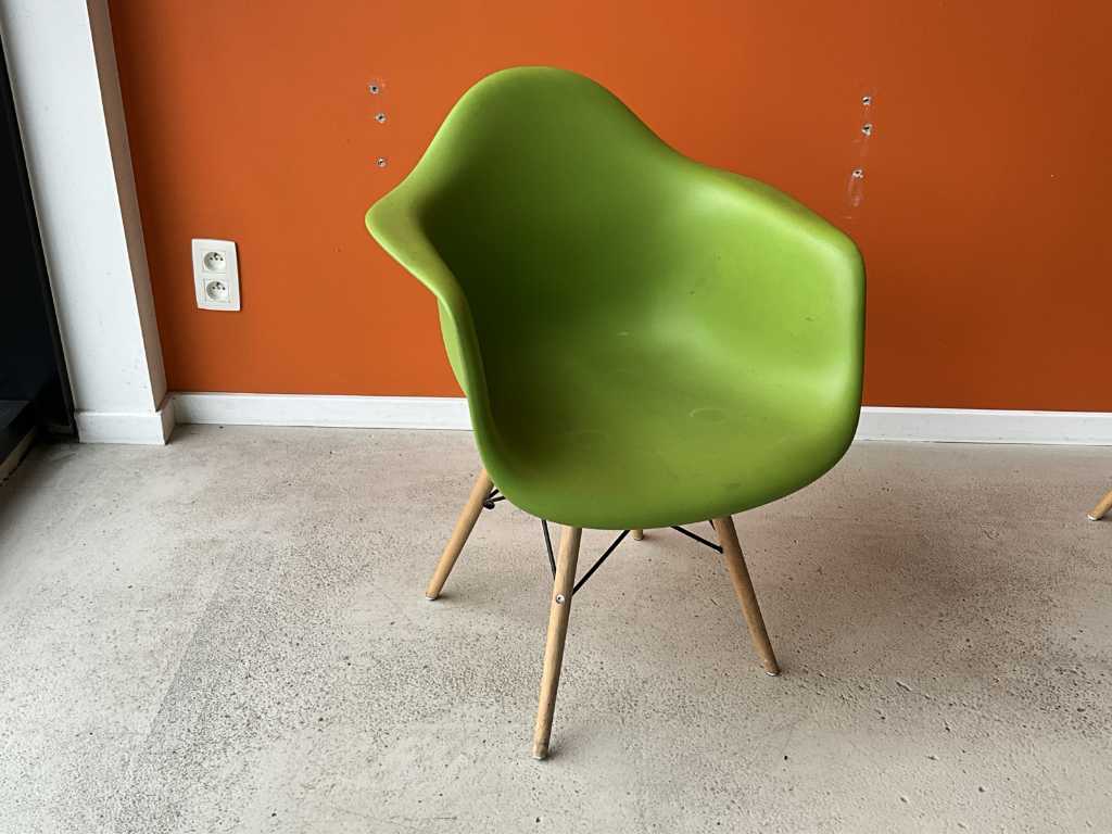 9 chaises d’appoint design en bois