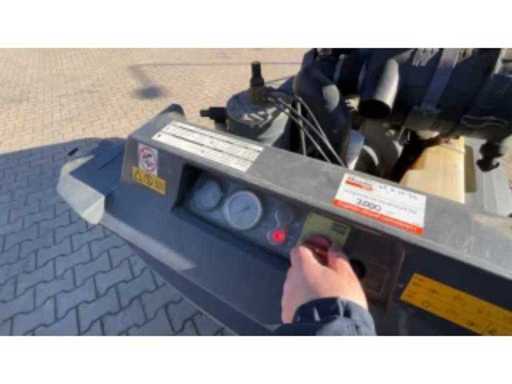 65db567e-6d82-47e1-b851-04d84e1e9dd1.mp4