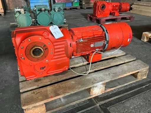 SEW Eurodrive Elektromotor mit Getriebe
