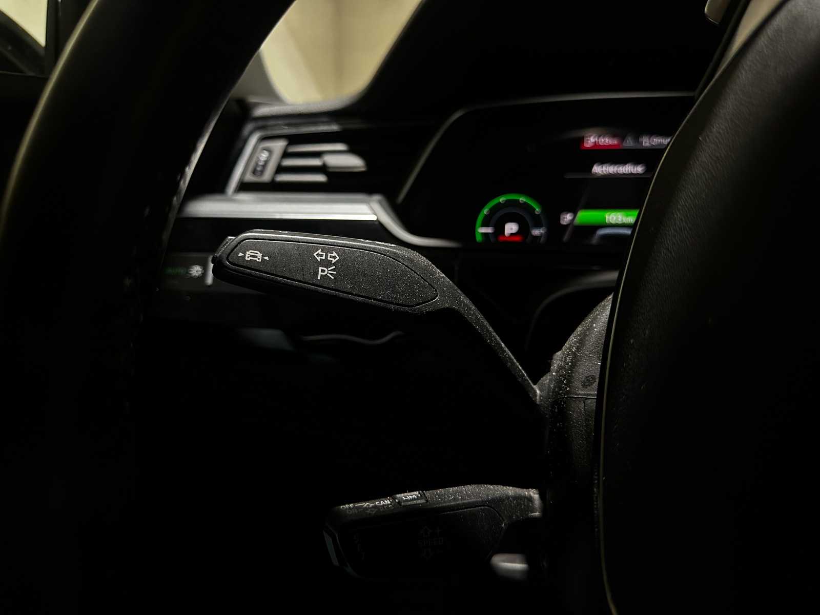 Audi e-tron 50 Quattro Business Edition 313pk 2020 (Origineel-NL), J-761-NS