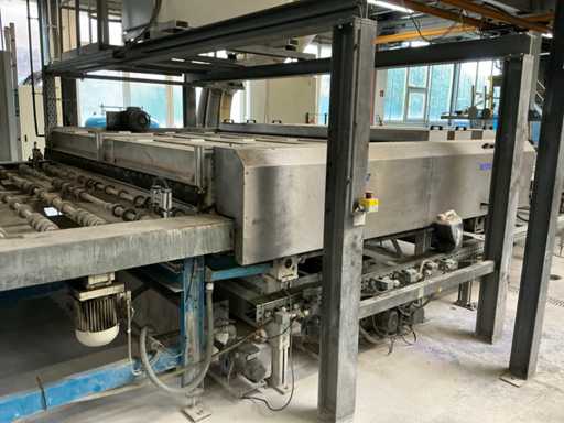 2007 Benteler Glaswasch- und Reinigungsmaschine