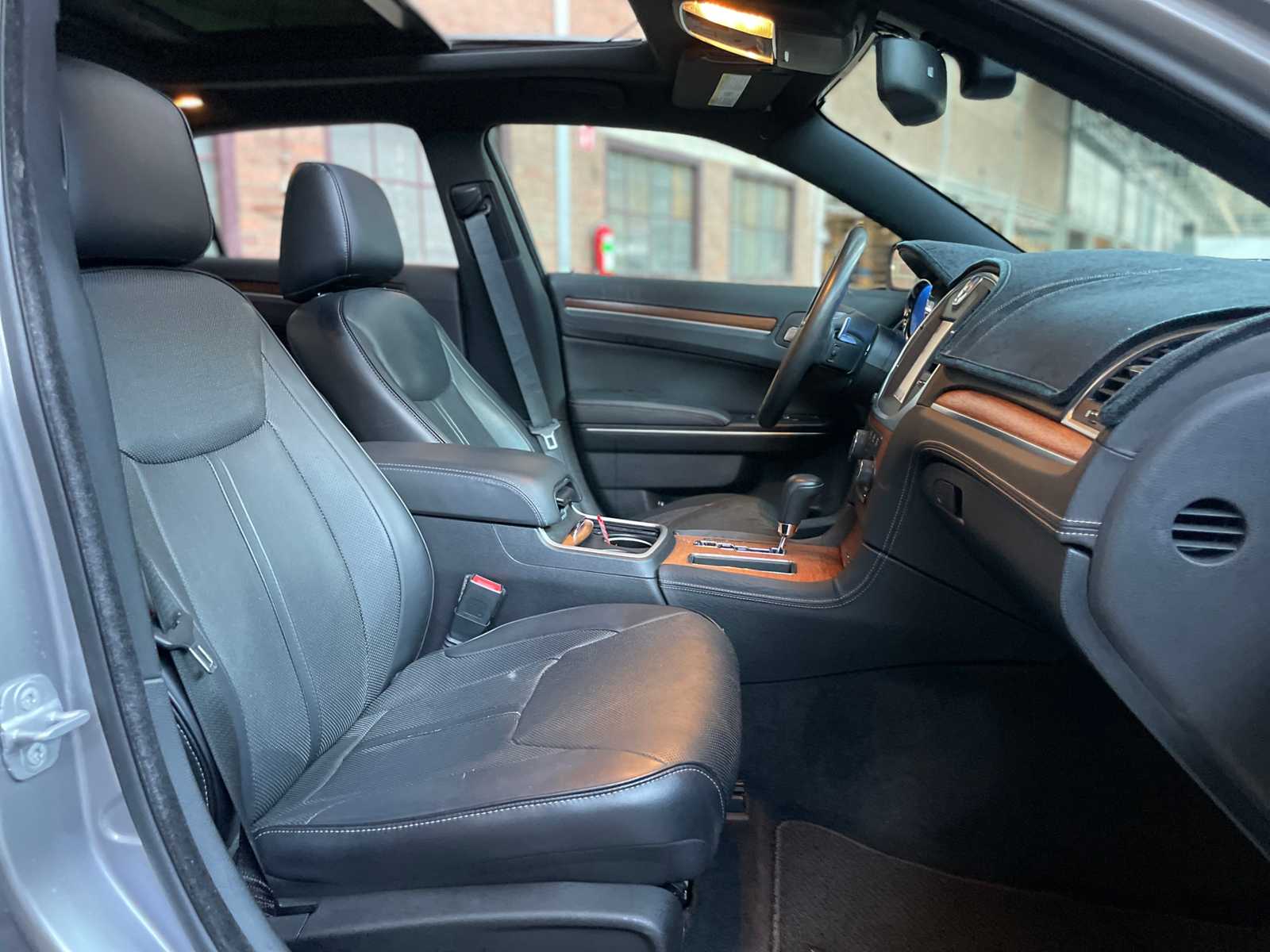 Chrysler 300C LD HEMI Facelift  5.7 V8 367pk 2014