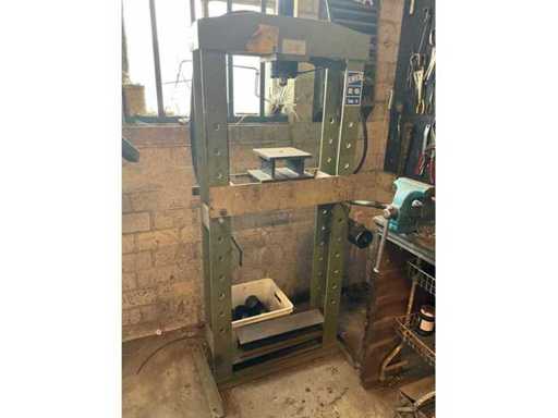 OMCN Hydraulic Workshop Press 15 Tonnen mit verstellbarem Arbeitsbett
