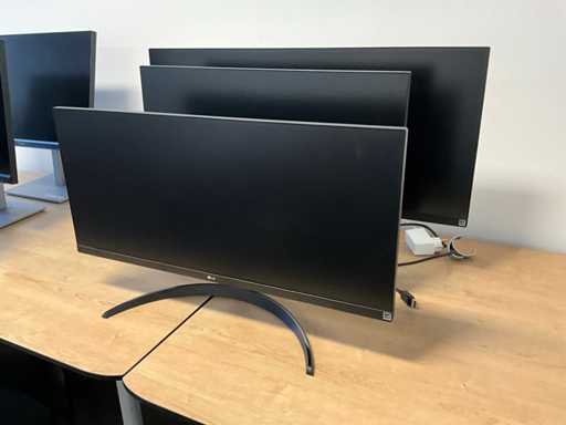 LG/AOC Monitor (3x)