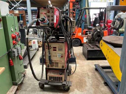 Fronius TransSynergic 330 MIG-Schweißmaschine