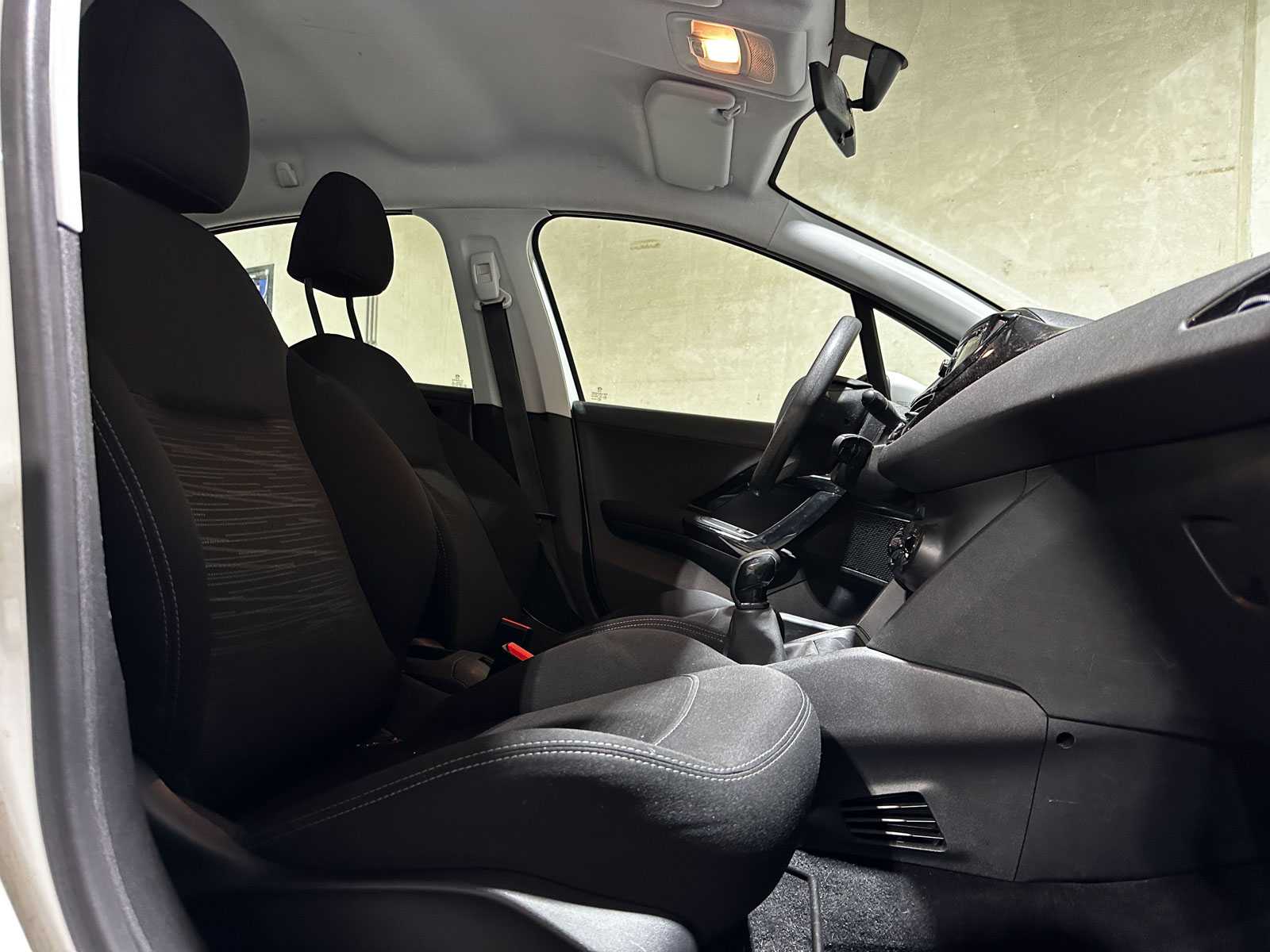 Peugeot 208 1.0 PureTech Access 67pk 2015 (Origineel-NL), GK-426-P