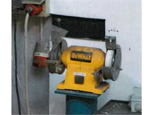 DEWALT DW754-QS double sanding block