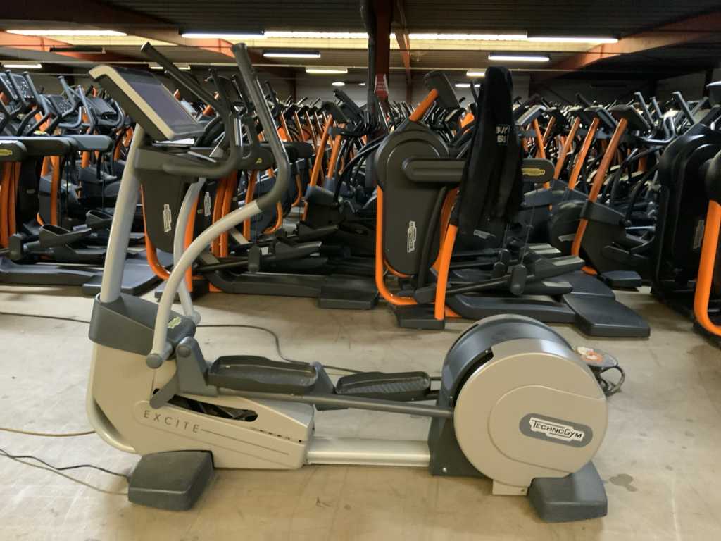 technogym excite synchro visioweb Crosstrainer