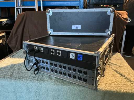 Showtech DB-I-8/3 DMX-Splitter (2x)