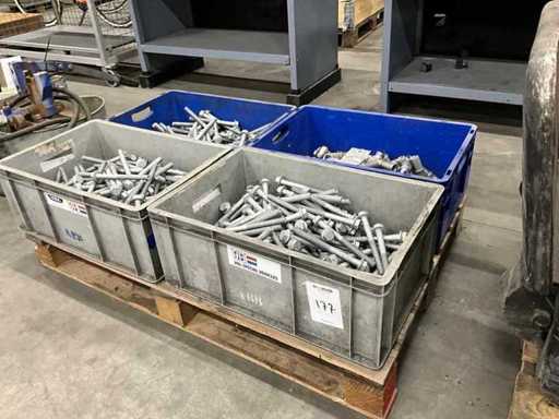 Caisse avec matériau de fixation (4x)