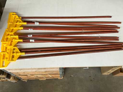 Mop handle with plastic mop holder (12x)