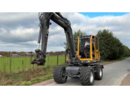 f3d3b969-10ae-4c47-9a03-2d16b7986cf5.mp4