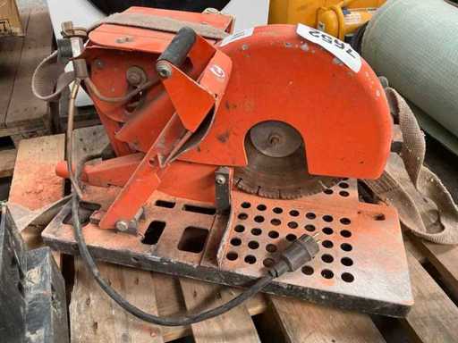 Machine à découper la pierre