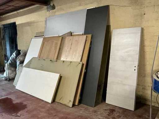 Lot de portes et de panneaux