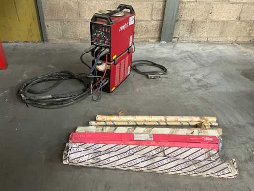 EWM Triton 220AC TIG lasapparaat v.v. Cool25 U31 koelmodule en voorraad laselektrode