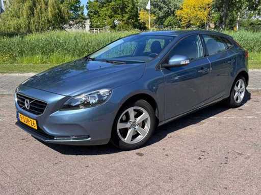 Volvo V40 1.6 T3 Kinetic; 9-SJR-26