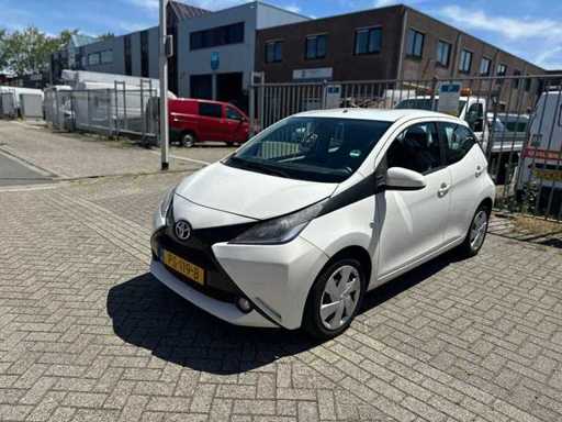 Toyota - 2017 - Aygo - 1.0 VVT-i x-play - Personenauto