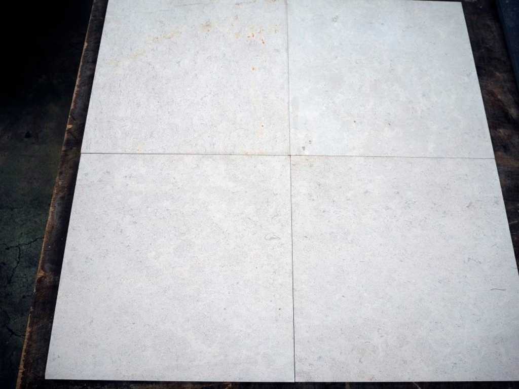 Natural stone tiles 30m²
