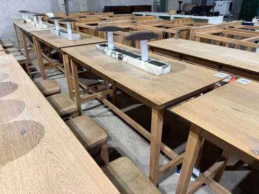 Kabinen – Bartisch mit Marmorkonstruktion und -beleuchtung