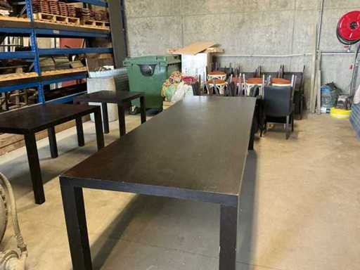 Party of tables and chairs (70x)