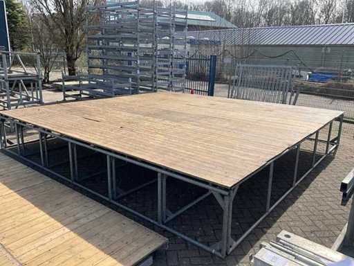 Bühne (500x500x102 cm)