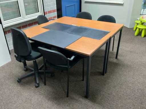 Conference table with chairs (2x)