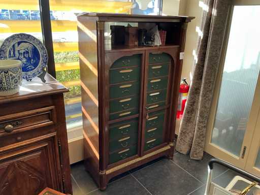 Antieke notaris kaartmaker kast