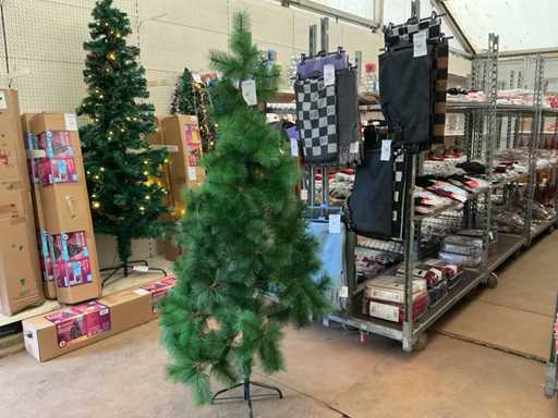 Weihnachtsbaum aus Kunststoff.