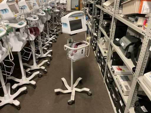WelchAllyn Vital Signs 6000 series Patient Monitor