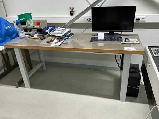 Werkplaatstafel zonder inhoud