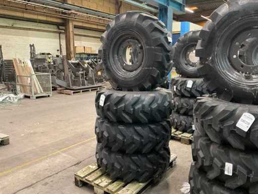 Camso SL R4 Tire with Rims (4x)