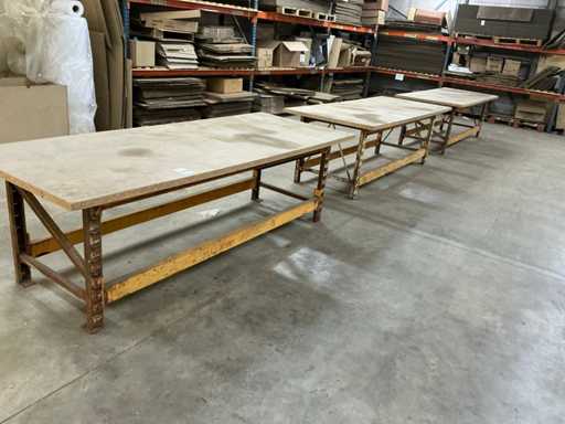 Work tables (3x)